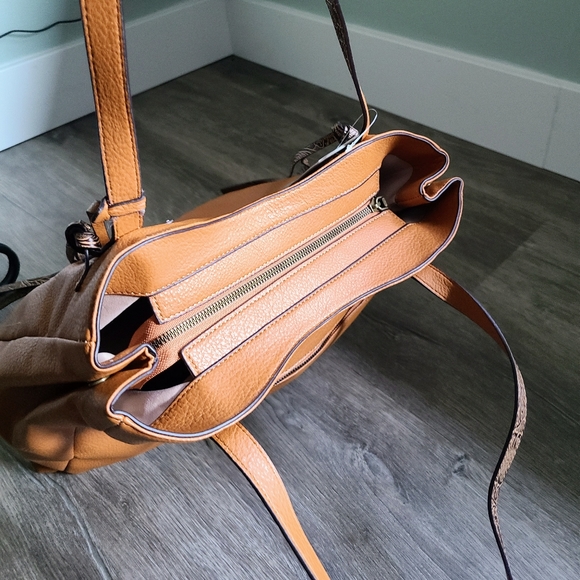 NWT Darcy Marks London Vegan Leather Cognac Shoulder Purse - Picture 4 of 16